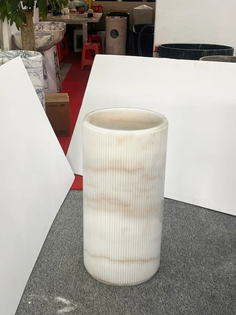White onyx decor with banded veining