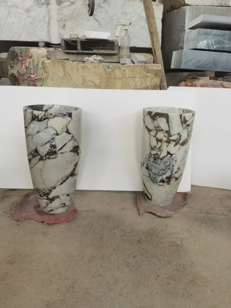 White natural stone decor with breccia pattern